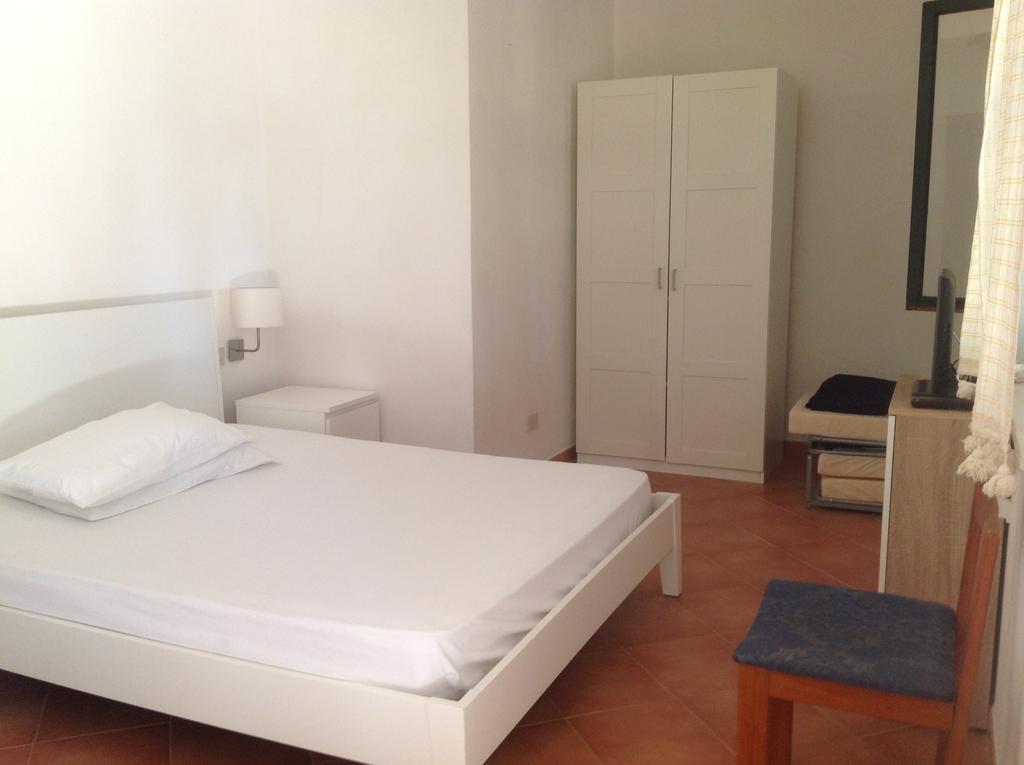 Appartamenti In Villa Senia 法维尼亚纳 客房 照片